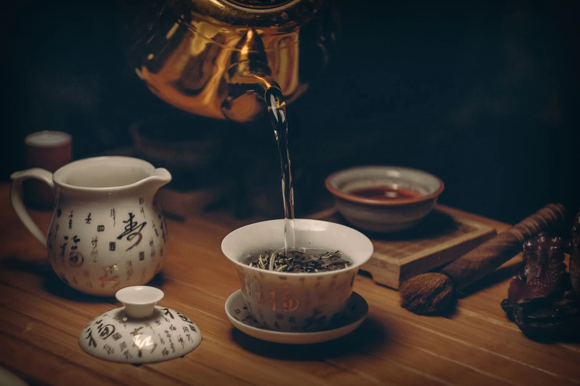 手持风扇与加湿器在个人生活场景中的综合应用方案
