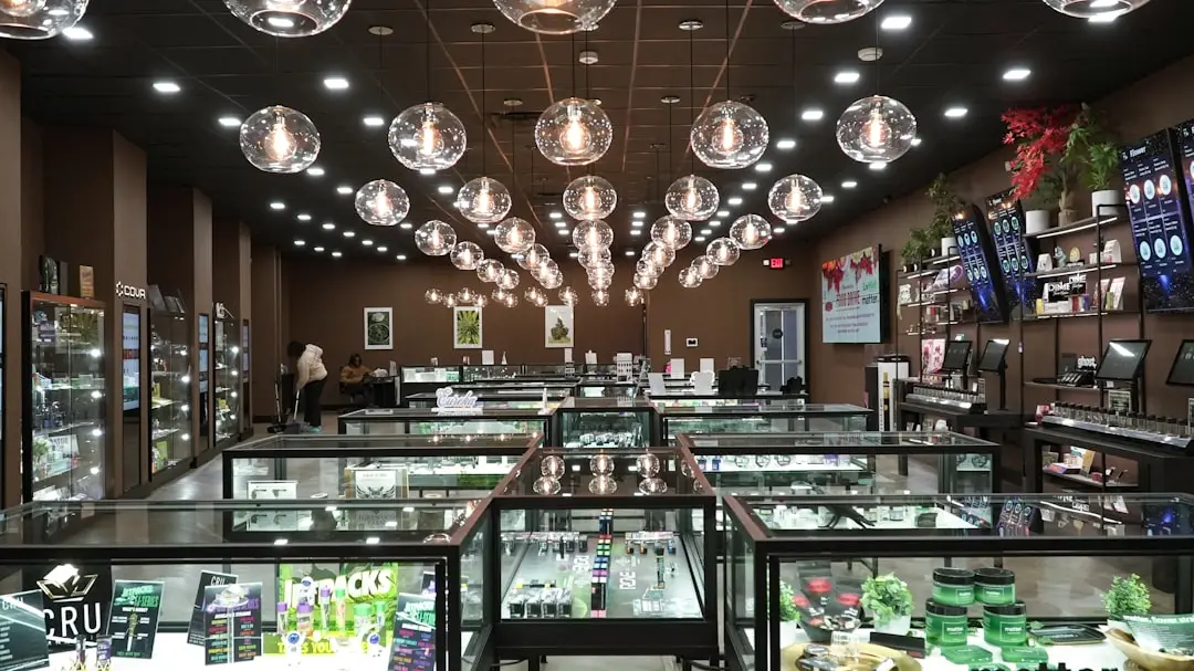 手持风扇与加湿器二合一产品技术解析及适用场景